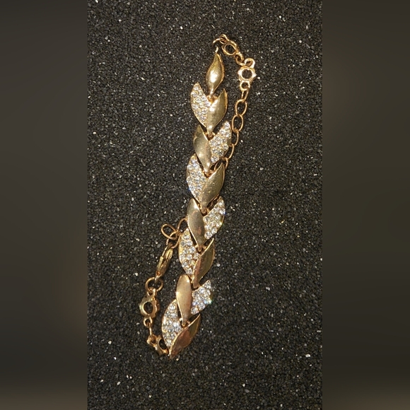 Leaf Braclet - Picture 2 of 2